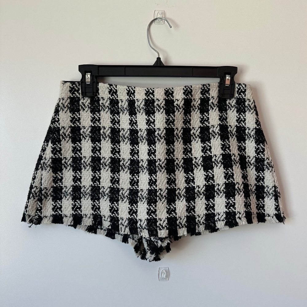 Alice and Olivia B&W Houndstooth Skort